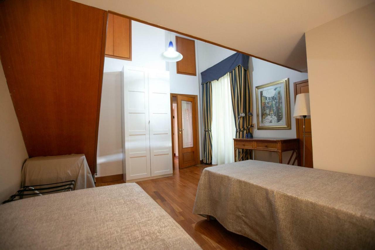 Sweet Toledo By Dimorra Apartment เนเปิลส์ ภายนอก รูปภาพ