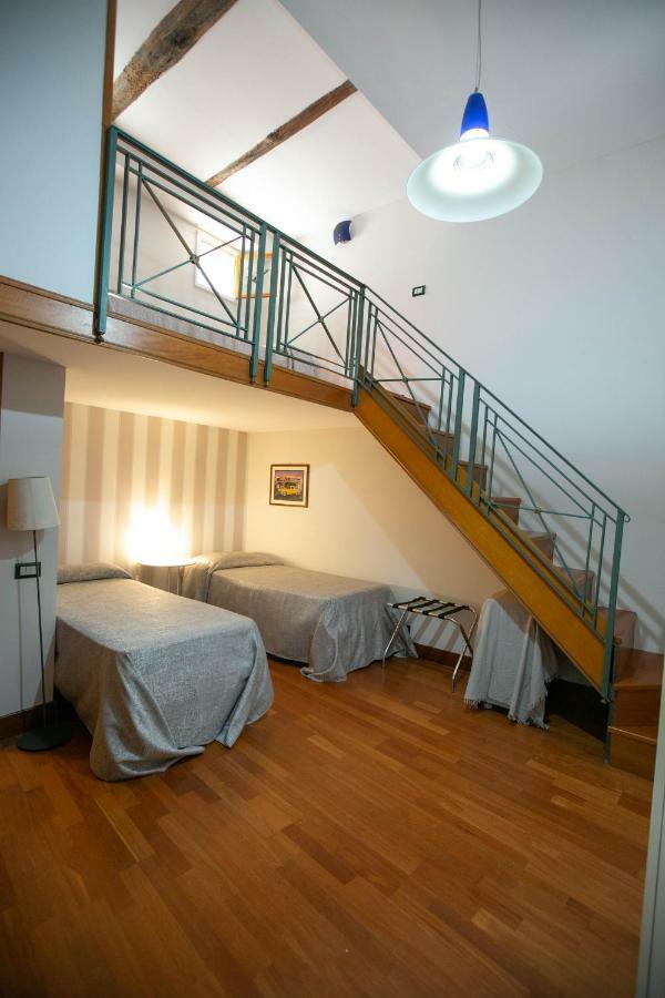 Sweet Toledo By Dimorra Apartment เนเปิลส์ ภายนอก รูปภาพ