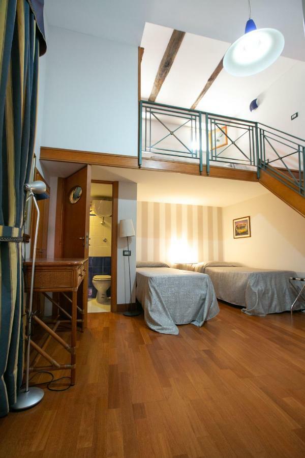 Sweet Toledo By Dimorra Apartment เนเปิลส์ ภายนอก รูปภาพ